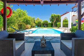 Sun Beach Villa Thio Large Private Pool Walk to Beach A C Wifi Car Not