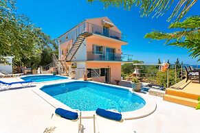 Villa Stephania Private Pool Walk to Beach Sea Views A C Wifi - 2890
