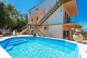 Villa Stephania Private Pool Walk to Beach Sea Views A C Wifi - 2890
