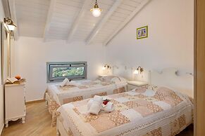 Villa Stephania Private Pool Walk to Beach Sea Views A C Wifi - 2890