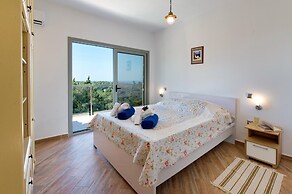 Villa Stephania Private Pool Walk to Beach Sea Views A C Wifi - 2890