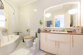 Villa Durrell Large Private Pool Walk to Beach A C Wifi - 2927