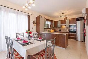 Villa Evelina Large Private Pool Walk to Beach Sea Views A C Wifi Eco-