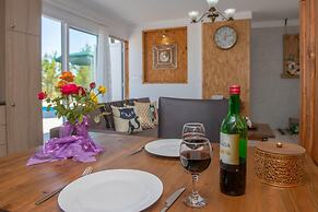 Villa Paradiso Sunset Private Pool Walk to Beach Sea Views A C Wifi - 