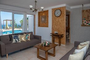 Villa Paradiso Sunset Private Pool Walk to Beach Sea Views A C Wifi - 