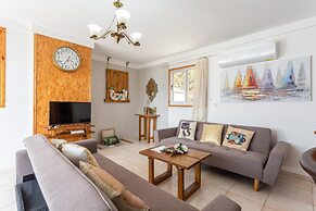 Villa Paradiso Sunset Private Pool Walk to Beach Sea Views A C Wifi - 