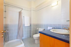 Villa Seashore One Large Private Pool Walk to Beach Sea Views A C Wifi