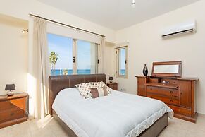 Villa Seashore One Large Private Pool Walk to Beach Sea Views A C Wifi