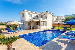 Villa Seashore One Large Private Pool Walk to Beach Sea Views A C Wifi