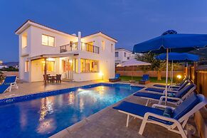 Villa Seashore One Large Private Pool Walk to Beach Sea Views A C Wifi