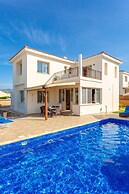 Villa Seashore One Large Private Pool Walk to Beach Sea Views A C Wifi