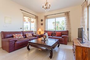 Villa Seashore One Large Private Pool Walk to Beach Sea Views A C Wifi