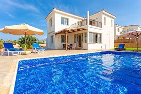 Villa Seashore One Large Private Pool Walk to Beach Sea Views A C Wifi