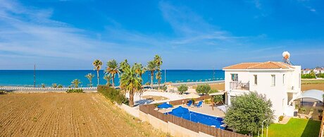 Villa Seashore One Large Private Pool Walk to Beach Sea Views A C Wifi