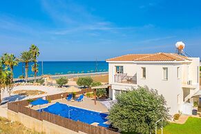 Villa Seashore One Large Private Pool Walk to Beach Sea Views A C Wifi
