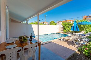 Villa Duman 2 Private Pool A C Wifi Car Not Required - 3165