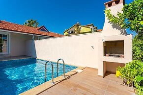 Villa Duman 2 Private Pool A C Wifi Car Not Required - 3165