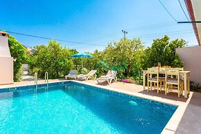 Villa Duman 2 Private Pool A C Wifi Car Not Required - 3165