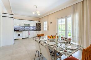 Villa Duman 3 Large Private Pool A C Wifi Car Not Required - 3166