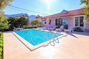 Villa Duman 3 Large Private Pool A C Wifi Car Not Required - 3166