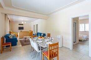 Villa Duman 3 Large Private Pool A C Wifi Car Not Required - 3166