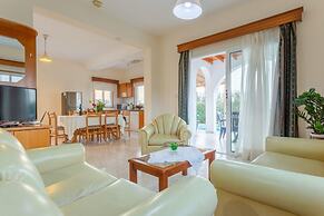 Argaka Sun Villa Tria Large Private Pool Walk to Beach Sea Views A C W