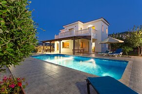 Villa Jan Lui Large Private Pool Walk to Beach Sea Views A C Wifi Eco-