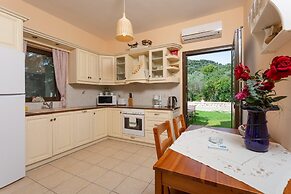 Villa Marina Large Private Pool Walk to Beach Sea Views A C Wifi Car N