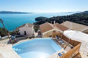 Villa Frosso Large Private Pool Walk to Beach Sea Views A C Wifi Car N