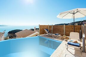 Villa Frosso Large Private Pool Walk to Beach Sea Views A C Wifi Car N