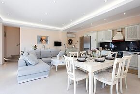 Villa Frosso Large Private Pool Walk to Beach Sea Views A C Wifi Car N