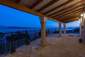 Villa Frosso Large Private Pool Walk to Beach Sea Views A C Wifi Car N