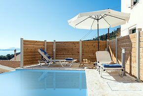 Villa Frosso Large Private Pool Walk to Beach Sea Views A C Wifi Car N