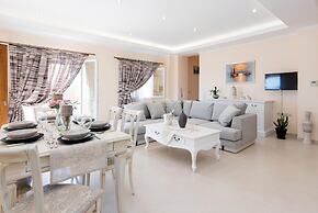 Villa Frosso Large Private Pool Walk to Beach Sea Views A C Wifi Car N