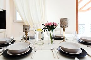 Villa Frosso Large Private Pool Walk to Beach Sea Views A C Wifi Car N