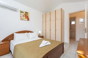 Villa Melissa Large Private Pool Walk to Beach Sea Views A C Wifi Car 