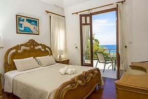 Villa Minoas Large Private Pool Walk to Beach Sea Views A C Wifi Eco-f