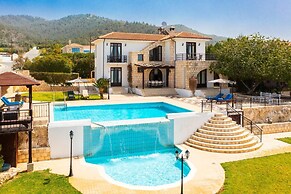 Villa Minoas Large Private Pool Walk to Beach Sea Views A C Wifi Eco-f