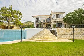 Villa Minoas Large Private Pool Walk to Beach Sea Views A C Wifi Eco-f