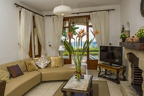 Villa Minoas Large Private Pool Walk to Beach Sea Views A C Wifi Eco-f