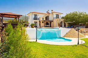Villa Minoas Large Private Pool Walk to Beach Sea Views A C Wifi Eco-f