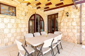 Villa Minoas Large Private Pool Walk to Beach Sea Views A C Wifi Eco-f