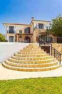 Villa Minoas Large Private Pool Walk to Beach Sea Views A C Wifi Eco-f