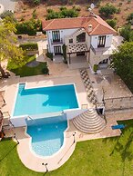 Villa Minoas Large Private Pool Walk to Beach Sea Views A C Wifi Eco-f