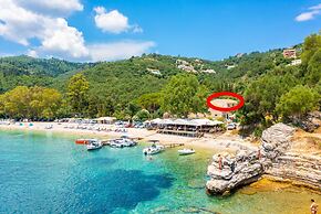 Villa Nikolakis, Kerasia, on the beach