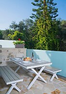 Villa Nikolakis, Kerasia, on the beach