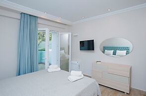 Villa Nikolakis, Kerasia, on the beach