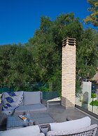 Villa Nikolakis, Kerasia, on the beach