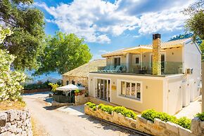 Villa Nikolakis, Kerasia, on the beach