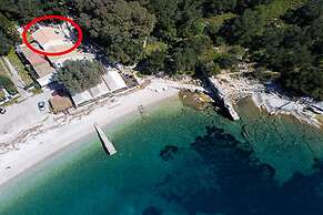 Villa Nikolakis, Kerasia, on the beach